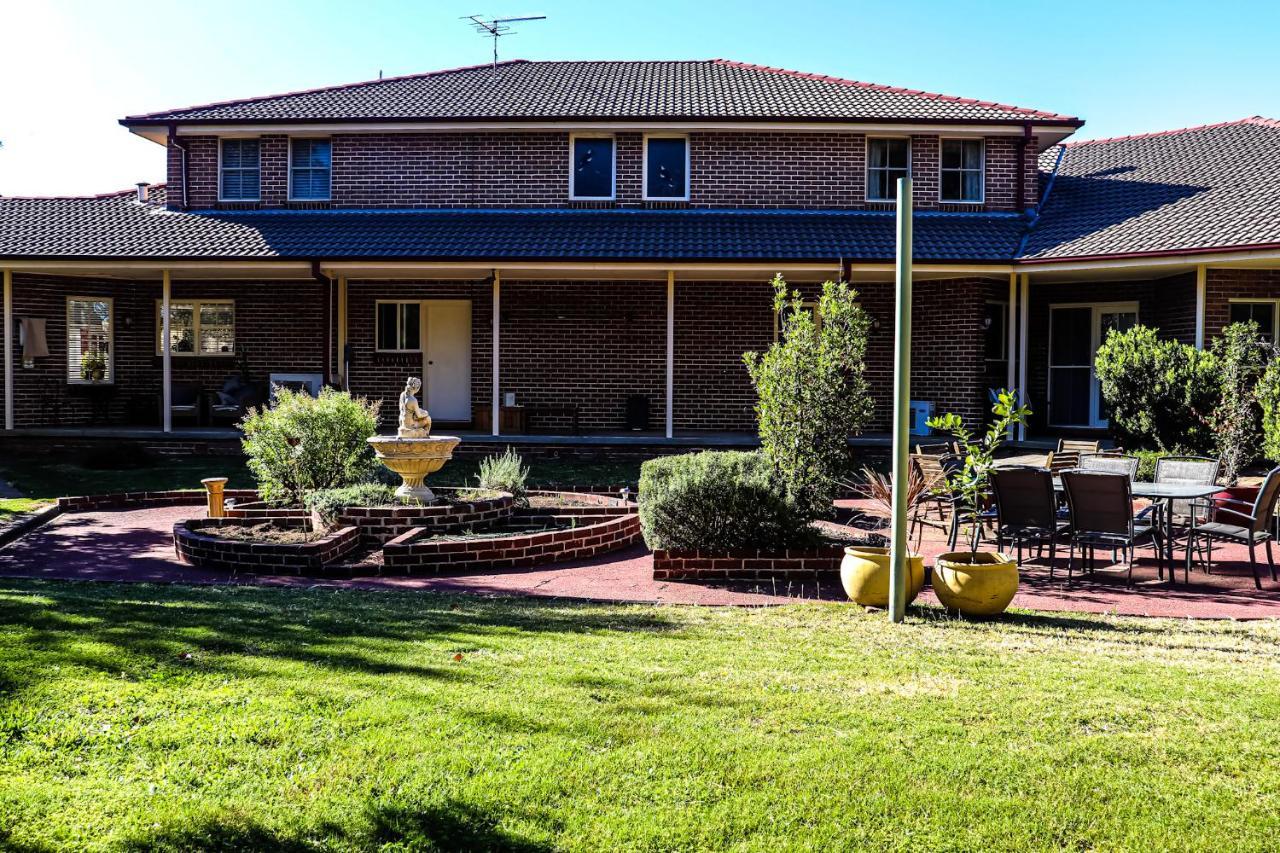 Plumes Boutique Bed & Breakfast Tamworth Exterior photo