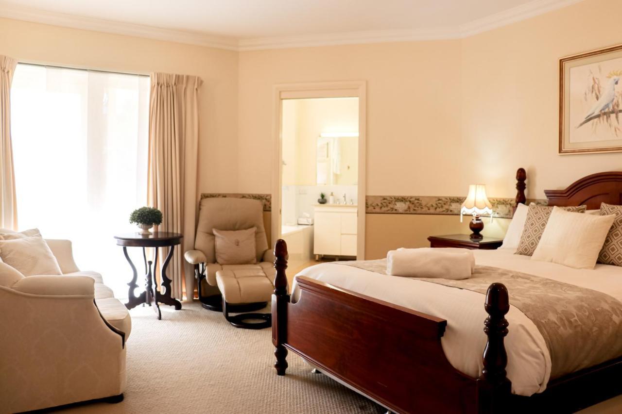 Plumes Boutique Bed & Breakfast Tamworth Exterior photo